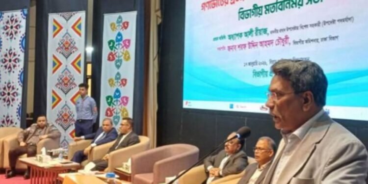 গণভোটে ‘হ্যাঁ’ প্রচারে সরকারি কর্মকর্তাদের বাধা নেই: আলী রীয়াজ