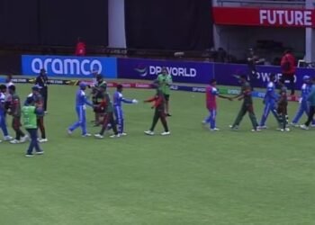 টসে হ্যান্ডশেক করেননি, ম্যাচ শেষে মিলিয়ে দিলেন হাত