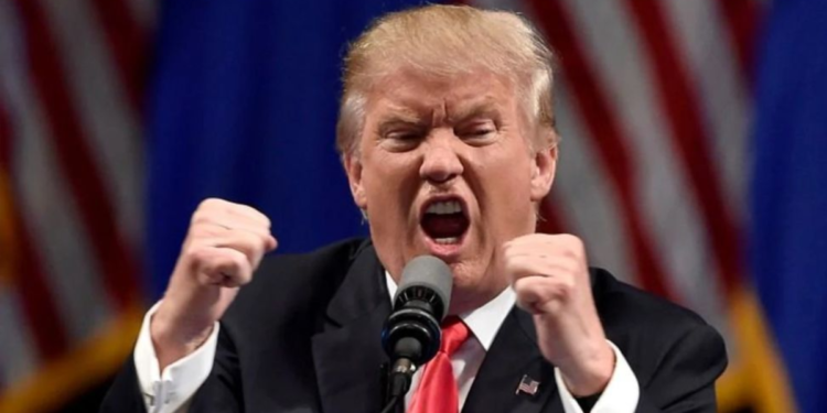 সুপ্রিম কোর্টের ওপর ক্ষুব্ধ ট্রাম্প