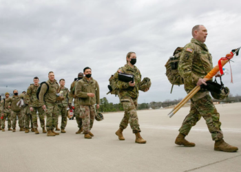 কাতার ও বাহরাইন থেকে সেনা সরাচ্ছে যুক্তরাষ্ট্র