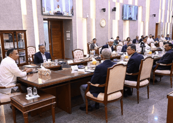 প্রথম বৈঠকেই প্রধানমন্ত্রীর নির্দেশ: সেহরি ও ইফতারে বিদ্যুৎ নিরবচ্ছিন্ন রাখতে হবে