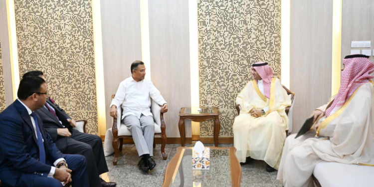 প্রধানমন্ত্রী তারেক রহমানের সঙ্গে সৌদি রাষ্ট্রদূতের সৌজন্য সাক্ষাৎ