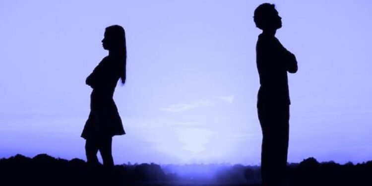 প্রাক্তনকে কি পুরোপুরি ভোলা সম্ভব?