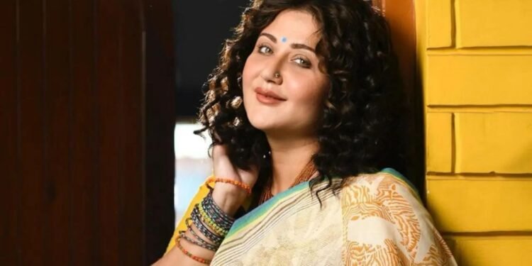 একাধিক প্রেমে দোষের কিছু দেখেন না স্বস্তিকা