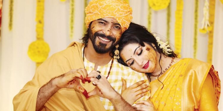 রাজকে দায়িত্ববোধ শেখার পরামর্শ দিলেন পরীমনি