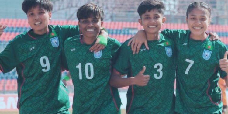 ভারতকে ২-০ গোলে হারিয়ে সাফে উড়ছে বাংলাদেশ