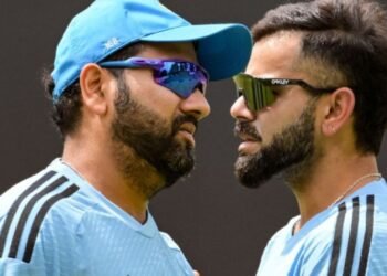 রোহিত-কোহলির বিশ্বকাপ খেলা নিয়ে ধোনির বার্তা