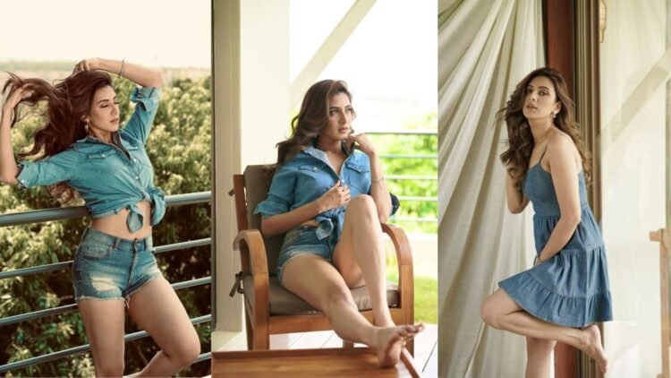 ডেনিম লুকে উত্তাপ ছড়ালেন মিম, নেটিজেনদের চোখে ‘বলিউড স্টাইল’