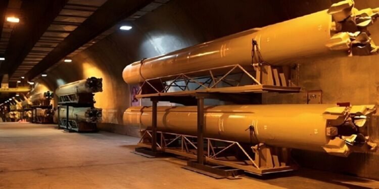 মাটির নিচে নতুন মিসাইল ঘাঁটি উন্মোচন করল ইরান