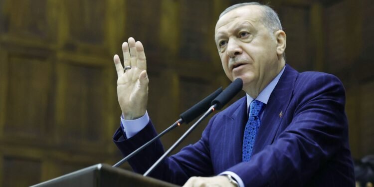 যুক্তরাষ্ট্র-ইরান সংঘাত ঠেকাতে তৎপর এরদোয়ান, ওমানে গুরুত্বপূর্ণ বৈঠক