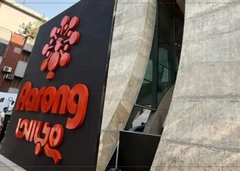 স্টোর অ্যাসিস্ট্যান্ট খুঁজছে আড়ং