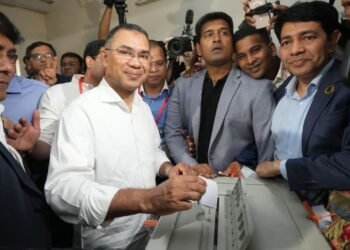 সপরিবারে ভোট দিলেন তারেক রহমান: গুলশানে কড়া নিরাপত্তা