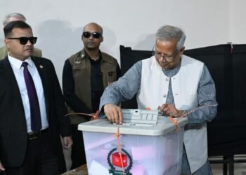 গুলশানে ভোট দিলেন প্রধান উপদেষ্টা ড. ইউনূস