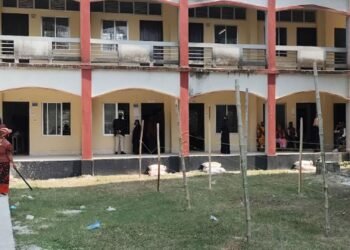 ভোলা-১ আসনে ভোটকেন্দ্রের মাঠে ককটেল বিস্ফোরণ