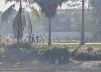 চৌদ্দগ্রামে ভোটকেন্দ্রে পরপর ৭টি ককটেল বিস্ফোরণ