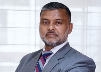 বিপুল ভোটের ব্যবধানে শিশির মনিরের পরাজয়