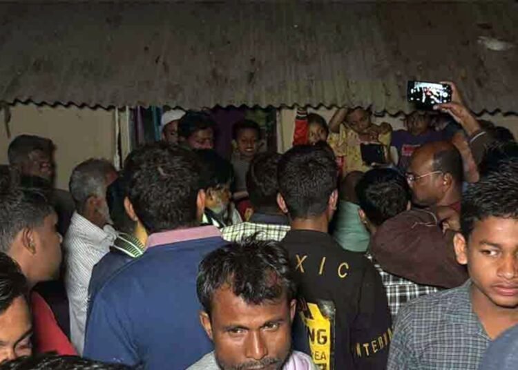 ভোট দেওয়ায় স্ত্রীকে তালাক দিলেন স্বেচ্ছাসেবক লীগ নেতা