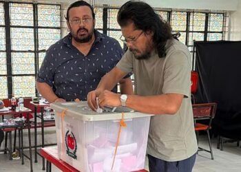 ‘সব কিছু খুবই স্মুথ ছিল’: ভোট দিয়ে জেমসের সন্তুষ্টি