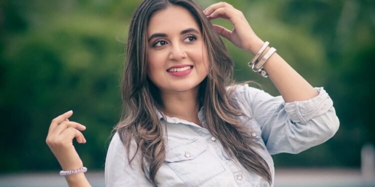 ‘ছায়ানটে গান শিখেছি’: তানিয়া বৃষ্টির অজানা অধ্যায়