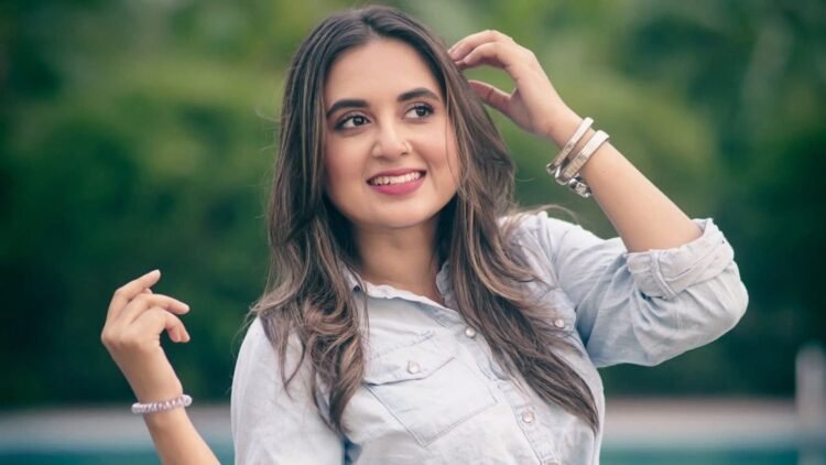 ‘ছায়ানটে গান শিখেছি’: তানিয়া বৃষ্টির অজানা অধ্যায়