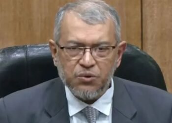 মন্ত্রিপরিষদ সচিব শেখ আব্দুর রশীদের চুক্তি বাতিল