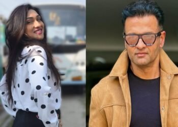 দীর্ঘ বিরতির পর এক ফ্রেমে ঋতুপর্ণা ও রোহিত রায়