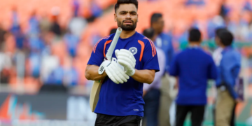 অসুস্থ বাবার পাশে থাকতে বিশ্বকাপ ছাড়লেন রিঙ্কু সিং