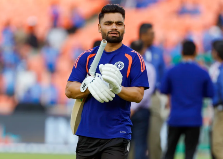 অসুস্থ বাবার পাশে থাকতে বিশ্বকাপ ছাড়লেন রিঙ্কু সিং