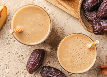 ইফতারে প্রাণ জুড়াতে তৈরি করুন স্বাস্থ্যকর ‘খেজুরের স্মুদি’