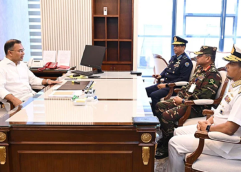 তিন বাহিনীর প্রধানের সঙ্গে প্রধানমন্ত্রী তারেক রহমানের সৌজন্য সাক্ষাৎ