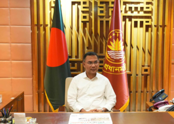 সশস্ত্র বাহিনী বিভাগে প্রথমবারের মতো অফিস করলেন প্রধানমন্ত্রী