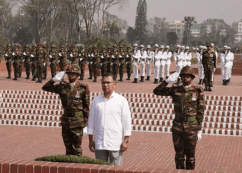 সাভারে মন্ত্রিপরিষদসহ শ্রদ্ধা নিবেদন: পরিদর্শন বইয়ে যা লিখলেন প্রধানমন্ত্রী
