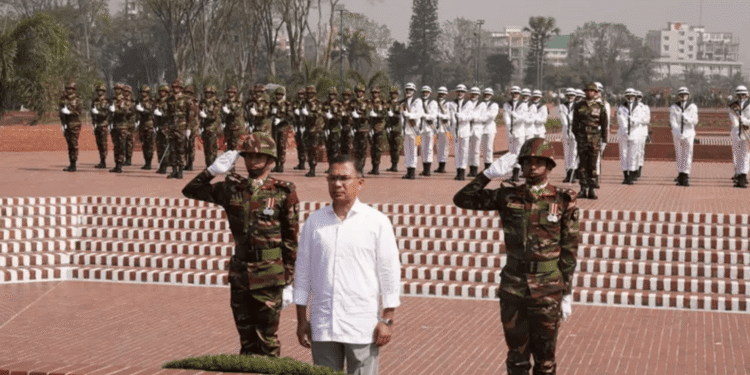 সাভারে মন্ত্রিপরিষদসহ শ্রদ্ধা নিবেদন: পরিদর্শন বইয়ে যা লিখলেন প্রধানমন্ত্রী