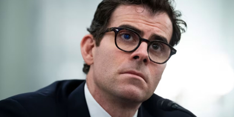 সামাজিক যোগাযোগমাধ্যমে ‘ক্লিনিক্যালি আসক্ত’ হওয়া সম্ভব নয়: ইনস্টাগ্রাম প্রধান