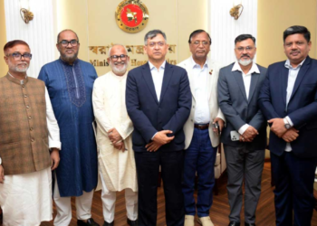 স্বরাষ্ট্রমন্ত্রী সালাহউদ্দিন আহমদের সঙ্গে ৬ সিটির নতুন প্রশাসকদের সাক্ষাৎ