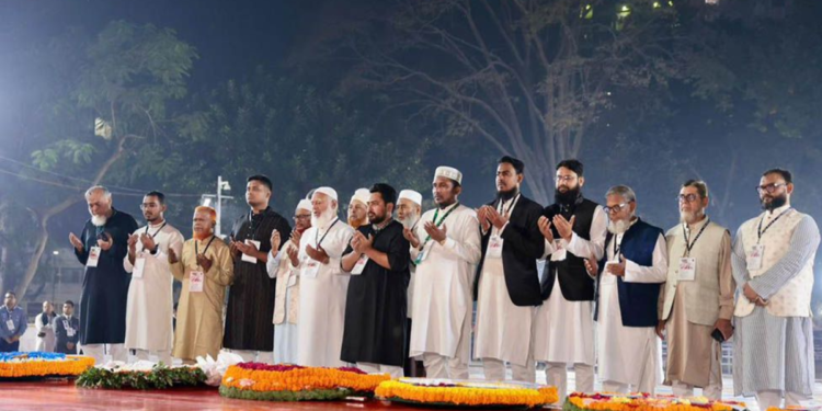 ইতিহাসে প্রথমবার: শহীদ মিনারে ফুল দিয়ে শ্রদ্ধা জানালেন জামায়াত আমির