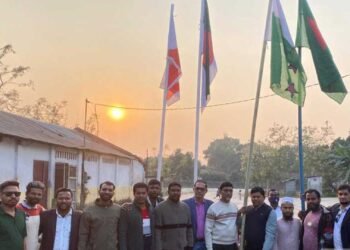 ‘জয় বাংলা’ স্লোগানে খুলল আওয়ামী লীগ কার্যালয়, উঠল পতাকা