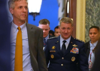 ইরানে হামলা বিপজ্জনক হতে পারে, ট্রাম্পকে সতর্ক করলেন মার্কিন শীর্ষ জেনারেল