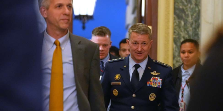 ইরানে হামলা বিপজ্জনক হতে পারে, ট্রাম্পকে সতর্ক করলেন মার্কিন শীর্ষ জেনারেল