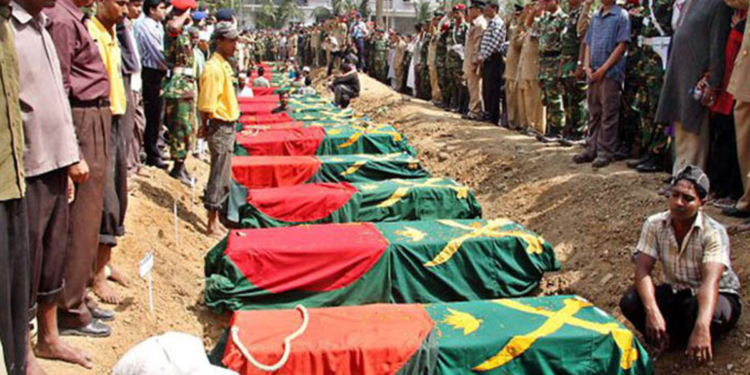 পিলখানা ট্র্যাজেডির ১৭ বছর: অশ্রু আর শ্রদ্ধায় পালিত হচ্ছে ‘জাতীয় শহীদ সেনা দিবস’