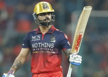 কোহলির দুর্দান্ত ব্যাটিংয়ে বেঙ্গালুরুর দাপুটে জয়