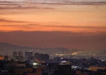 উত্তর তেহরানে একাধিক বিকট বিস্ফোরণ, আকাশে উড়ছে ধোঁয়ার কুণ্ডলী