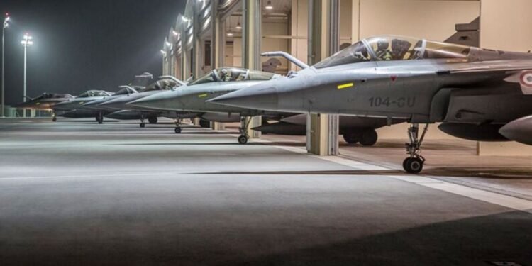 আমিরাতে নিজেদের সামরিক ঘাঁটিতে রাফাল যুদ্ধবিমান পাঠাচ্ছে ফ্রান্স