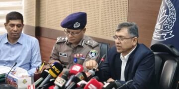 পোশাক নয়, পুলিশের মানসিক পরিবর্তনে জোর দিচ্ছে সরকার: স্বরাষ্ট্রমন্ত্রী