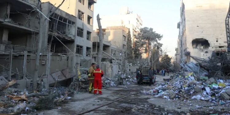 ইরানে যুক্তরাষ্ট্র-ইসরায়েলের যৌথ হামলায় নিহতের সংখ্যা হাজার ছাড়াল