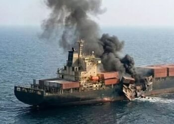 কুয়েত উপকূলে তেলের ট্যাংকারে বিকট বি/স্ফো/র/ণ
বিস্তারিত :
#news #banglaflow #বাংলাফ্লো