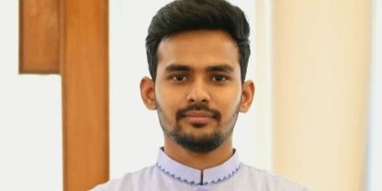 নিজের ও পরিবারের ব্যাংক হিসাব জনসমক্ষে প্রকাশ করলেন আসিফ মাহমুদ