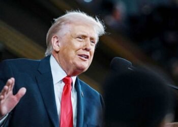 পূর্বের বক্তব্য থেকে সরে ইরানে দীর্ঘমেয়াদি যুদ্ধের ইঙ্গিত দিলেন ট্রাম্প
বিস্তারিত :
#news #banglaflow #বাংলাফ্লো
পূর্বের বক্তব্য থেকে সরে ইরানে দীর্ঘমেয়াদি যুদ্ধের ইঙ্গিত দিলেন ট্রাম্প
বিস্তারিত :
#news #banglaflow #বাংলাফ্লো