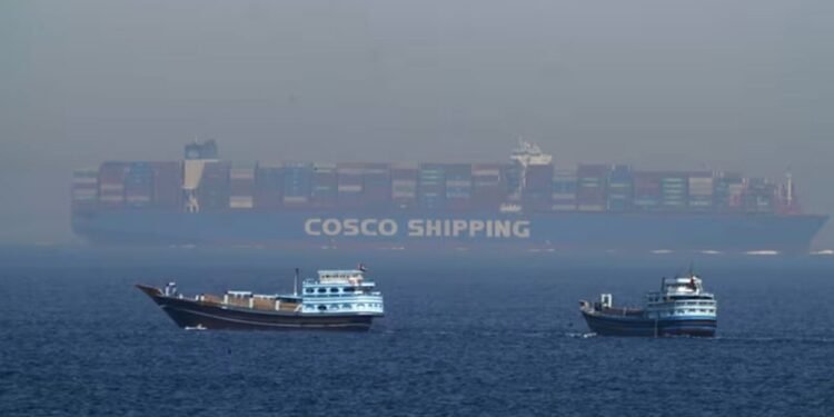 অচল মধ্যপ্রাচ্যের বাণিজ্য রুট, বিশ্ব অর্থনীতিতে বড় ধাক্কার শঙ্কা