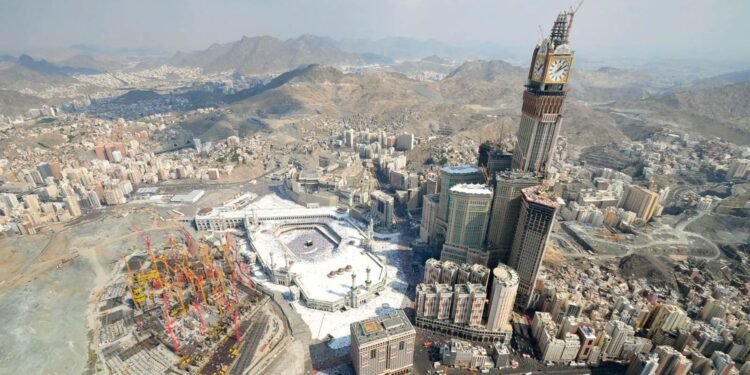 সৌদি আরবে ফের ড্রোন ও মিসাইল হামলা ইরানের